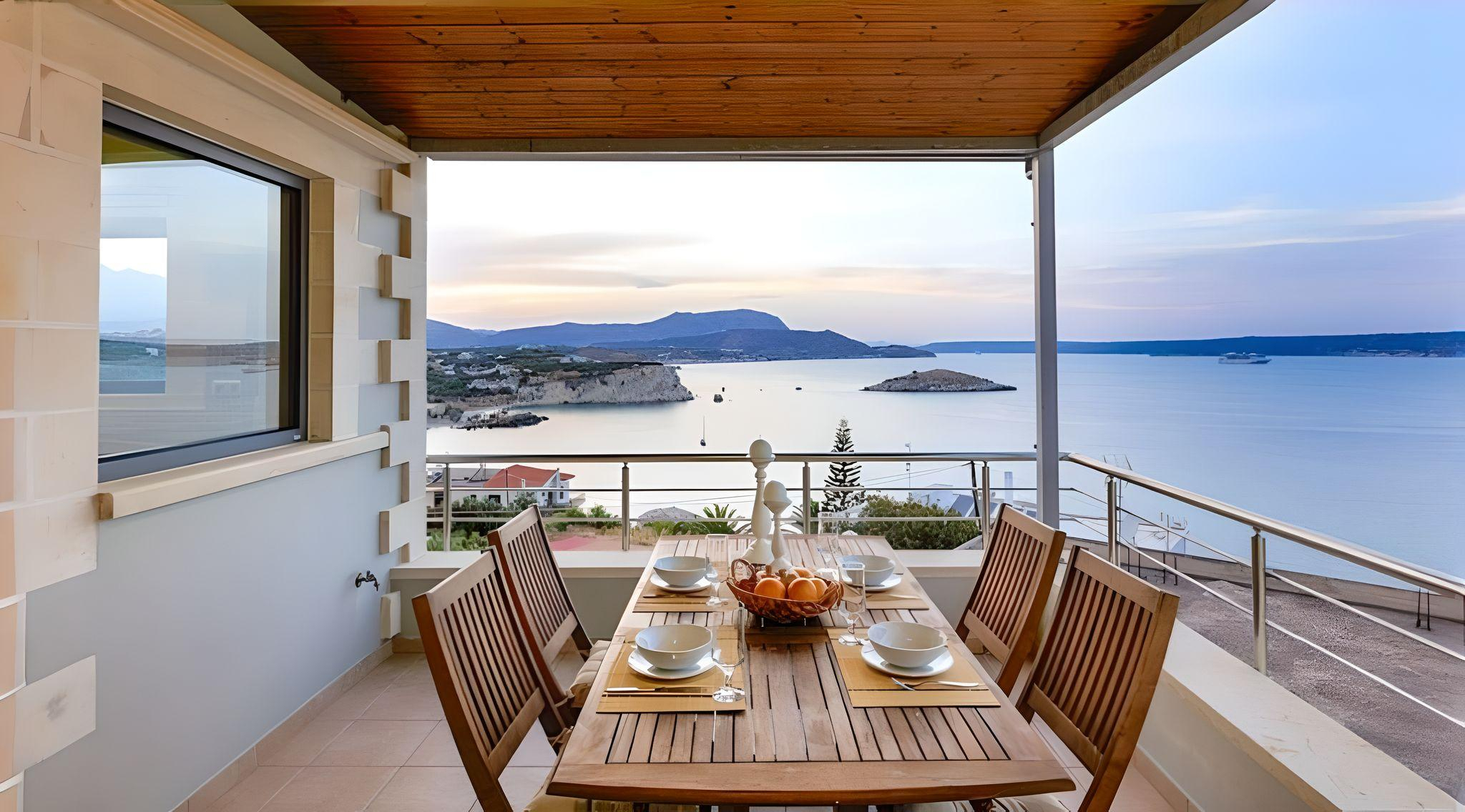 Villa de luxe en Crète avec vue panoramique, piscine et près de la plage de sable à Almyrida